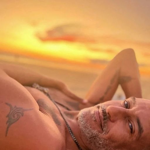 "Costa Rica Vibes"- Sun kissed