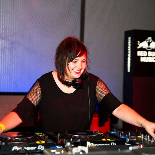 On the Floor – Star Eyes at Elsewhere