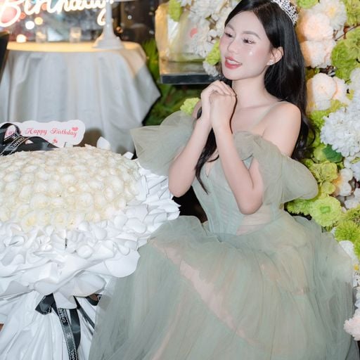 NS Việt Mix - [ 10 Mất 1 Còn Không x E Là Dôn Chề CMSN Trâm Âm Nhạc ]_DJ Trâm Anh ft Đạt LV OnTheMix