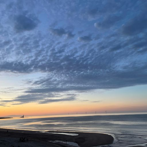 Esoteric Dancefloor w/ Paul East - Voices Radio 05/07/23