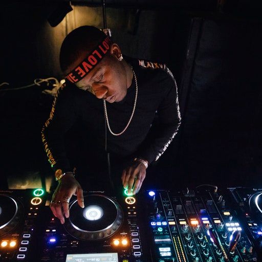 On the Floor – MikeQ at Red Bull Music Festival Tokyo