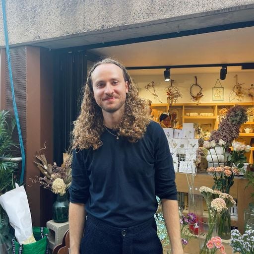 Listening with Cameron Randall - 08/10/23 - Voices Radio