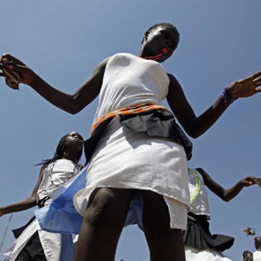 THE GLOBAL GLITCH 121