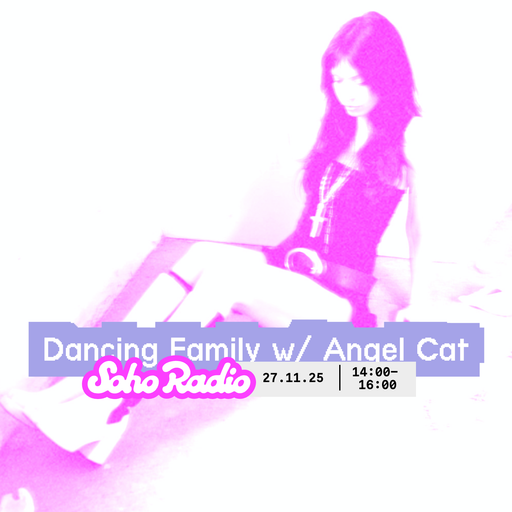Dancing Family with Angel Cat (27/11/2025)