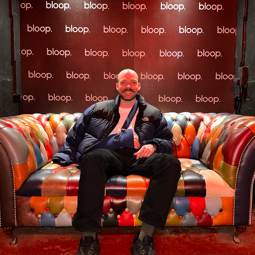 Party Lines w/ Tom Surr - 26.02.26