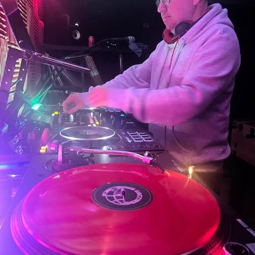 Tomek Ptasinski - Analogue Emotions ep.13 for Vinyl Trance Classics Radio