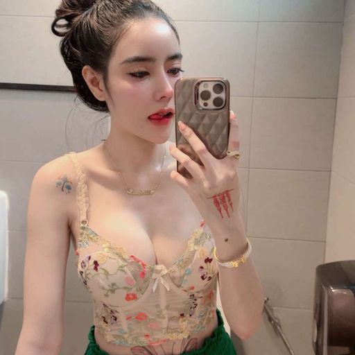 อยากรู้จักทักมา By น้ำฝน สกิดเยสสสสส