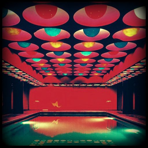 Multicolor Alley Store IX feat. ВĒИ