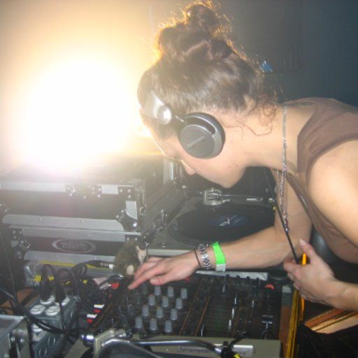 Mirka wakes up, pours coffee and plays records