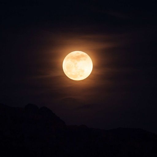 Sturgeon Full Moon (Magic Carpet Ride)