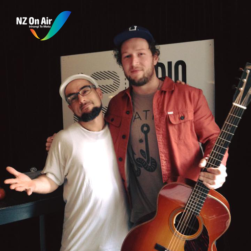 Thomas Oliver Interview & Live Session 10-05-2017