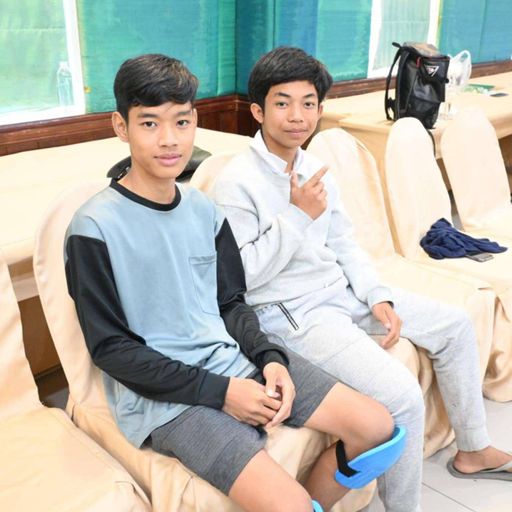 ชัดเจนหน่อยเธอ เราเบลอหมดแล้ว Byกรบ้านดง&ผาบ้านใหม่