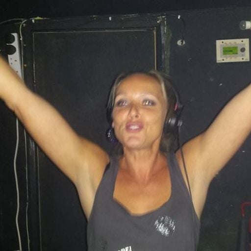 SUNDAY 25 - 11 - 18 MISS TYSON 5 - 7pm 90s  House