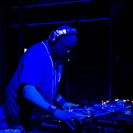 On the Floor – DJ Stingray at Elsewhere