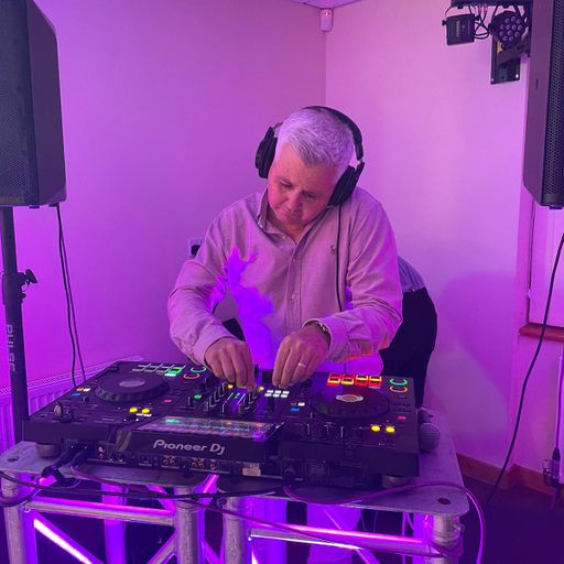 An hour of Dj roulette