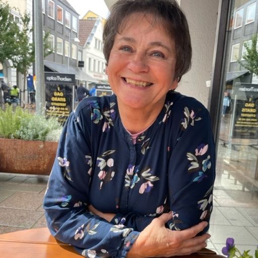 Hanne Berthelsen Schmidt fra Den velkendte sanggruppe VOS 060724