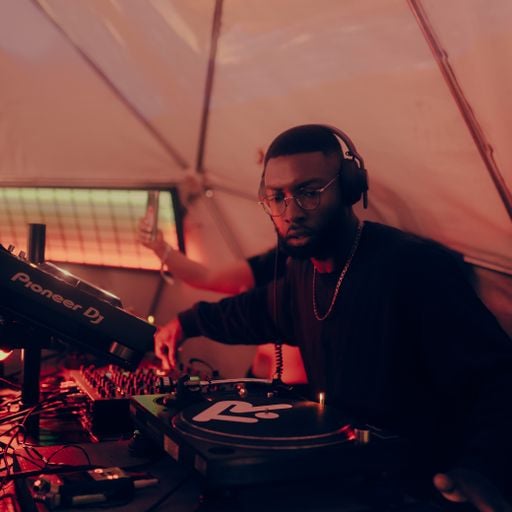 Open Format w/ Kyle Parsley (18.11.23) - Voices Radio