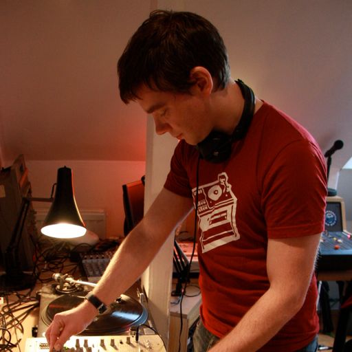 Dougal Perman's partido DJ ajustado na IVY em Glasgow