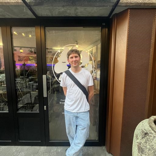 Dan Ivy presents 'Day/Night' - 08/04/2026 Voices Radio