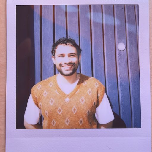 Small Moments w/ Hiren: Ryuichi Sakamoto, Sound Experimentation & Stillness 08/04/25 Voices Radio