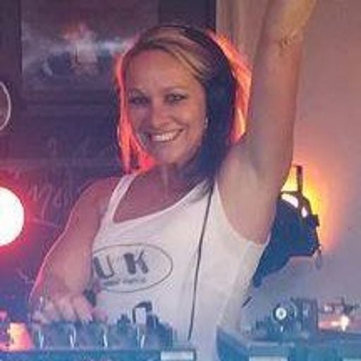 07 - 10 - 18 SUN - 5 - 7pm  Miss Tyson Kane FM