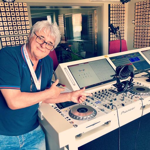 Retro Rádio Poptarisznya B. Tóth Lászlóval. A 2020. szeptember 06-i adás.