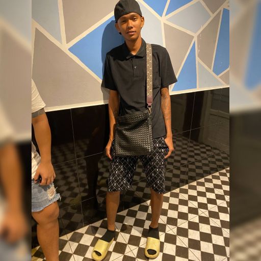 พอจนก็ย่ำยี พอมีก็เล่นยา พี พีรภัทร