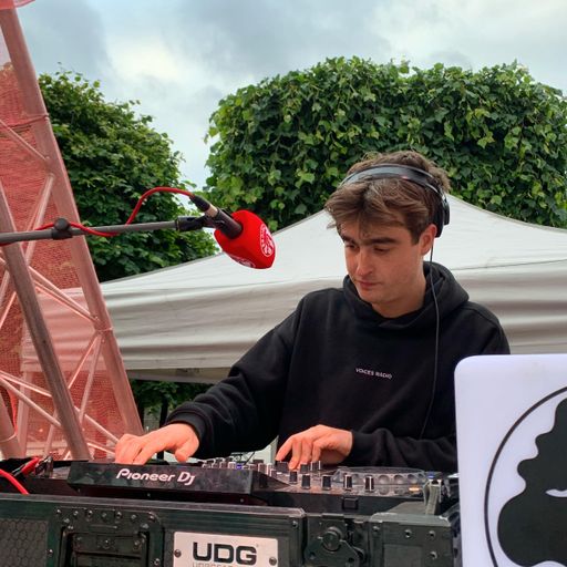 NuMoment Live Broadcast w/Jamie Adam - 31.05.24 - Voices Radio