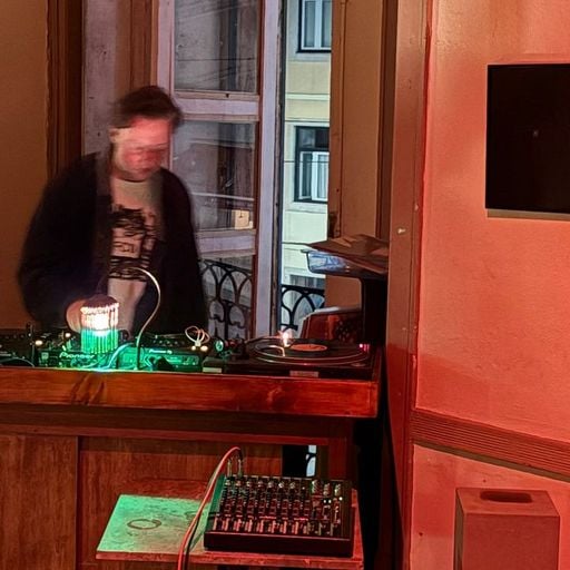 The NTS Breakfast Show w/ FERGUS CLARK - 19th March 2026