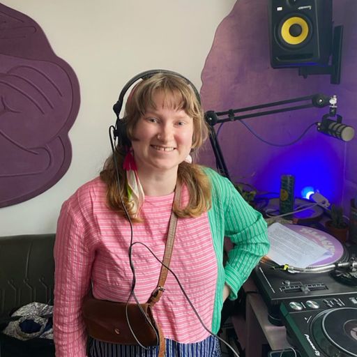 Material Girl w. Maya Wallis - April 2023