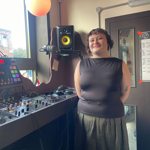 My ears to yours w. Batesy - December 2025