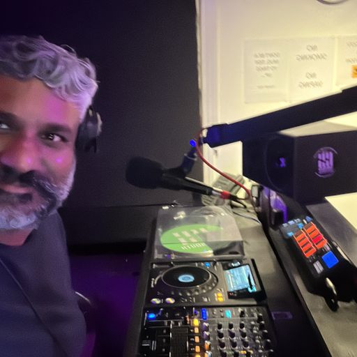 Dj Vas hosting Stevie Bee Breakfast Show on Codesouth - 31st Jan 2025