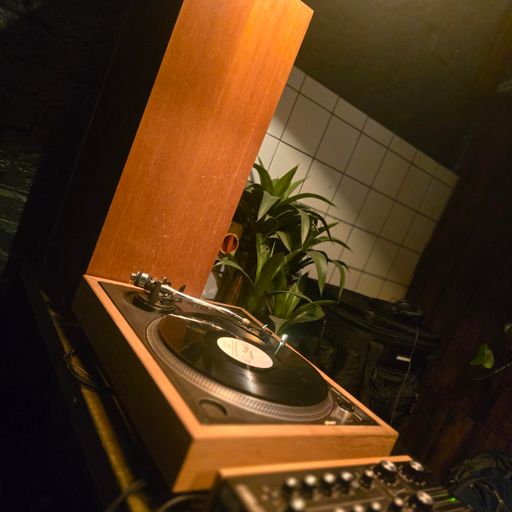 Strictly Vinyl / midweek vibes / 26 Curtain Rd/ 13/11