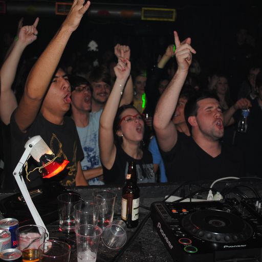 THIS IS FENIX n°10 pt1/ 06-10-2010>ALEC ARAUJO