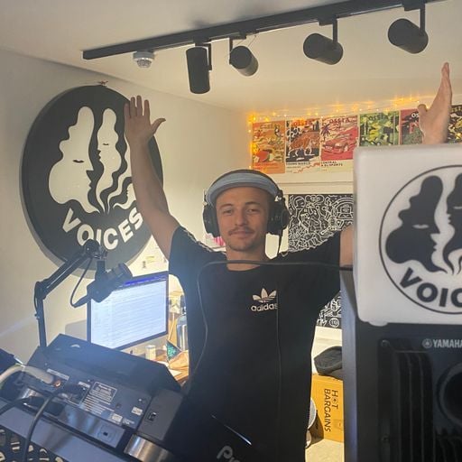 Records Unknown w/ Lovetime Guarantee (04.11.23) - Voices Radio