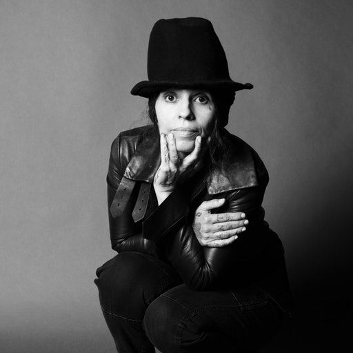 Fireside Chat – Linda Perry