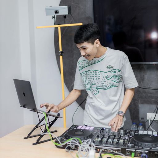 มาด้วยใจอย่าไส่หน้ากาก มาเพื่อจากอย่าฝากหัวใจ [By บิ๊กบัง ]