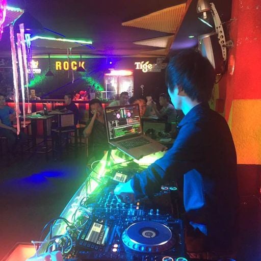 EDM mix - DJ Kano On The Mix.