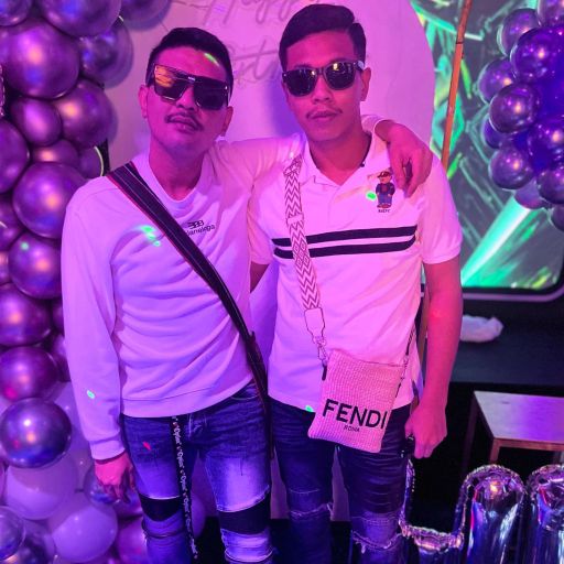 ถ้าเธอไม่มีใจ ไม่เป็นไรเรามีเงิน Byเจมส์ หนองบอน