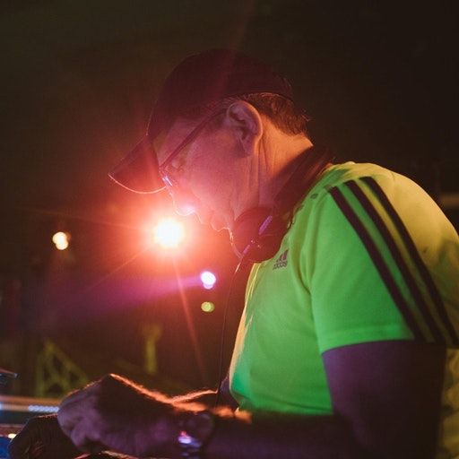 On the Floor – Micky Milan at Le Balajo