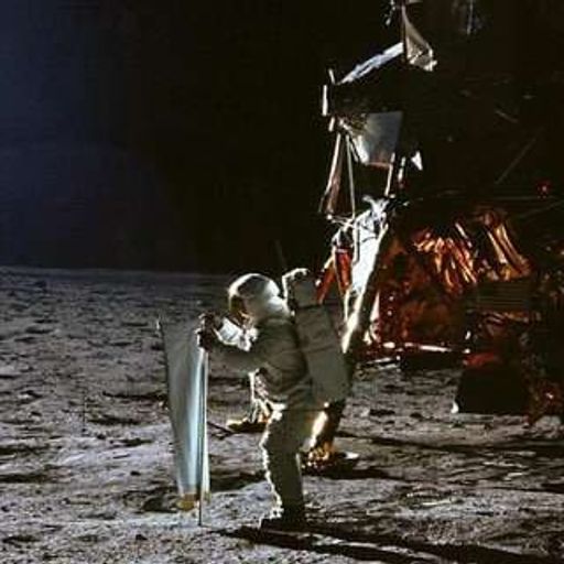 Walking on the Moon (ExtendedAmbientChillTrip)