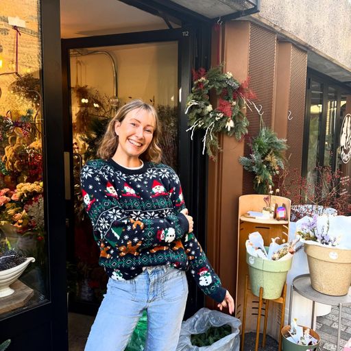 Dancing Around The World w/ Cari Williams 10/12/25 - { Voices Radio }