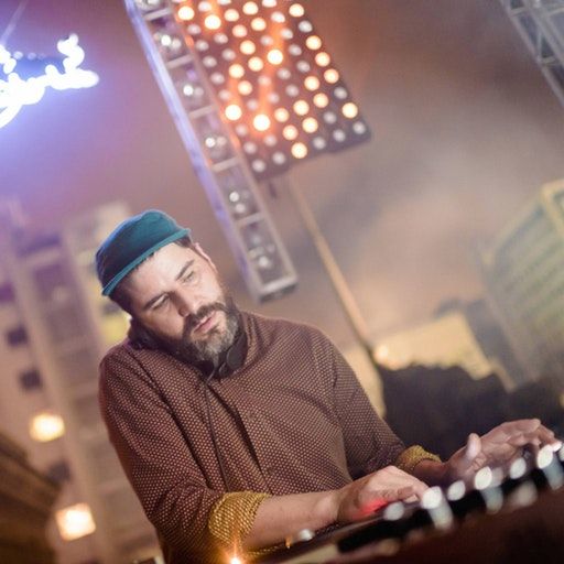 On the Floor – Quantic at Air Rooftop