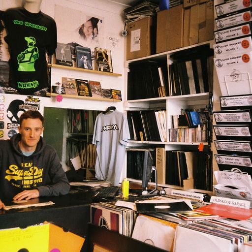 04. Living with Vinyl - Dan DnR Vinyl - Nov 2014