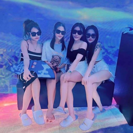 ยังไม่ทันได้หว่ออ้ายหนี่ เธอก็มาหนีอ้ายก่อน by ซ้อเมืองจีน