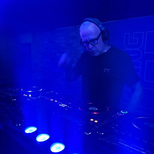 Wellzee post bring the house down 5th birthday mix