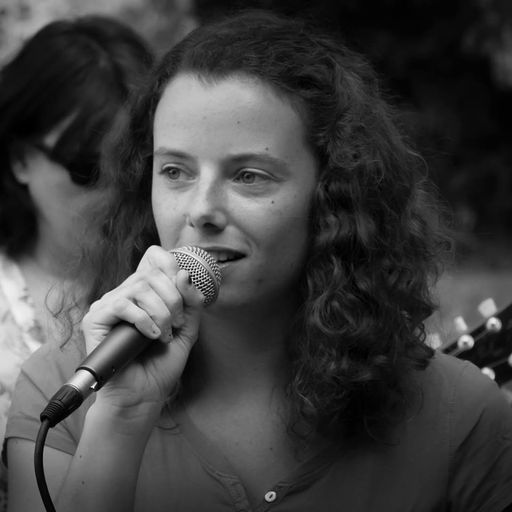 A Bit of Everything in conversation with French singer / songwriter Emilie Beroule. 19/9/13