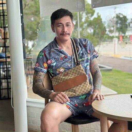 พี่หนุ่ยไงหนู ไม่คุ้นหูเลยหรอ.