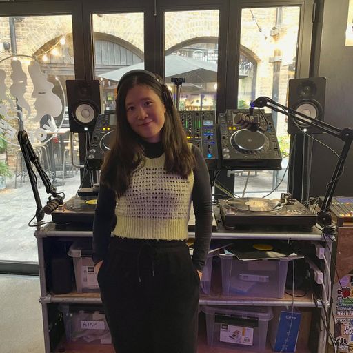 Textures in Stillness w/ Xixi Z - 11/11/25 - Voices Radio