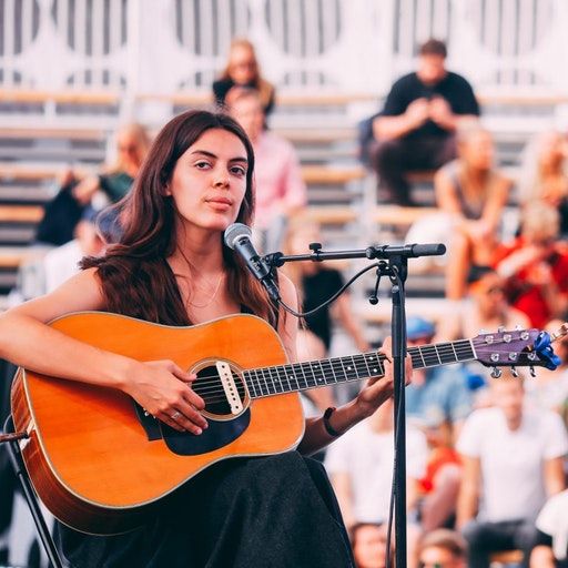On the Floor – Julie Byrne at Flow Festival